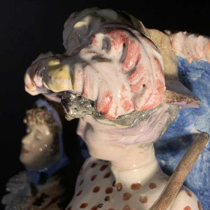 Cacciapuoti Fratelli, 2 sculptures impressionnistes de femmes élégantes, 1881