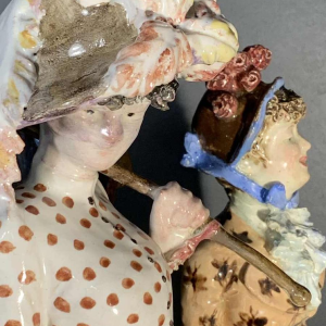 Cacciapuoti Fratelli, 2 sculptures impressionnistes de femmes élégantes, 1881