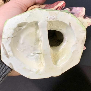 Cacciapuoti Fratelli, 2 sculptures impressionnistes de femmes élégantes, 1881