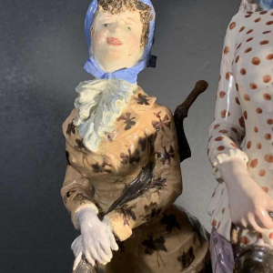 Cacciapuoti Fratelli, 2 impressionist sculptures of elegant women, 1881