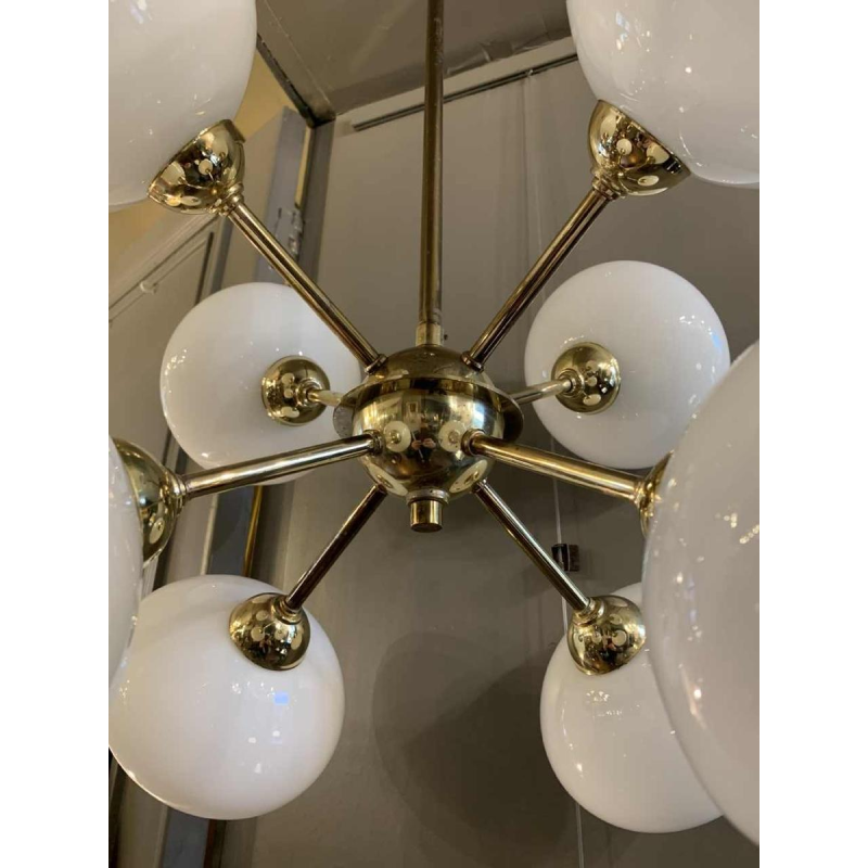 Sputnik Hanglamp Kroonluchter, goud messing, opaline glazen bolbollen, jaren 70s