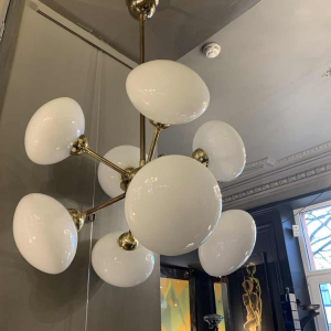 Sputnik Hanglamp Kroonluchter, goud messing, opaline glazen bolbollen, jaren 70s