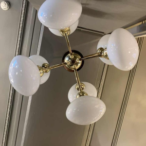 Sputnik Hanglamp Kroonluchter, goud messing, opaline glazen bolbollen, jaren 70s