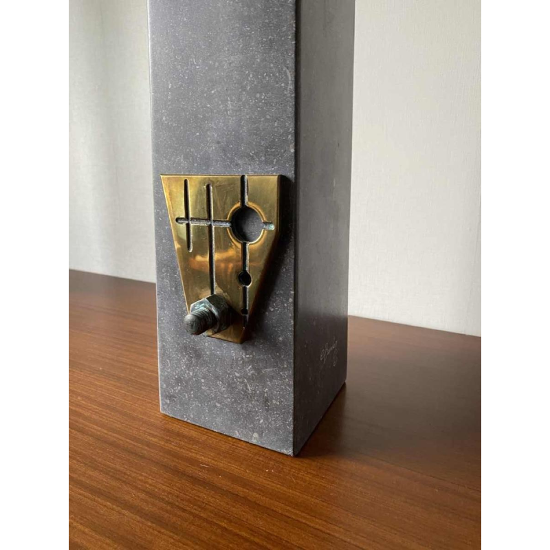 "Metronoom" sculptuur van glas, steen en brons, C. Beerden