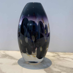 Louis Leloup, mauve geblazen kristallen vaas