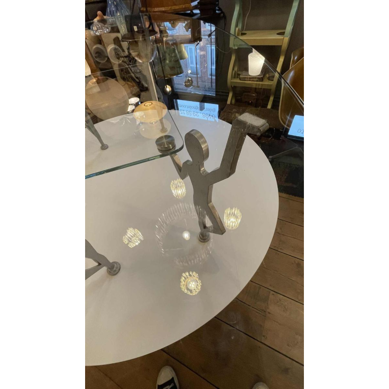 Antropomorfe Memphis Salontafel "Characters" Gelakt metaal en glas, ca 1980