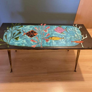 C. de Savigny, table basse / de salon aux poissons, carreaux de céramique colorés, ca 1950