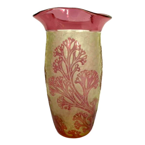 Cristallerie du val-Saint-Lambert, vase "Algues" verre à l'urane doublé et dégagé à l'acide, 1897