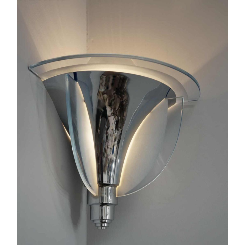 Petitot : a pair of French 1935 art deco corner wall sconces ... France