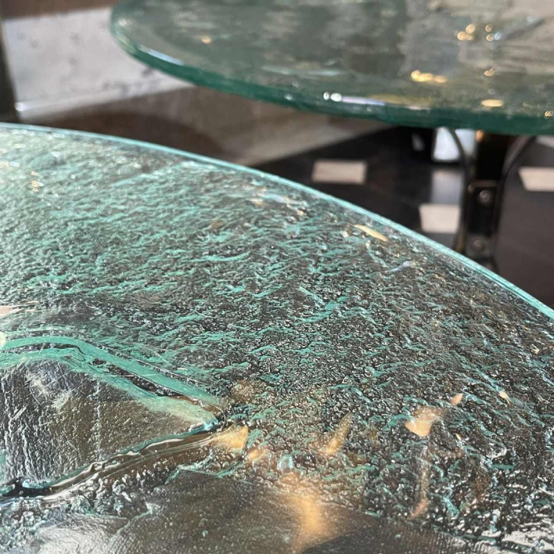 Paire de tables basses rondes, verre artistique brutaliste, ca 1970/80