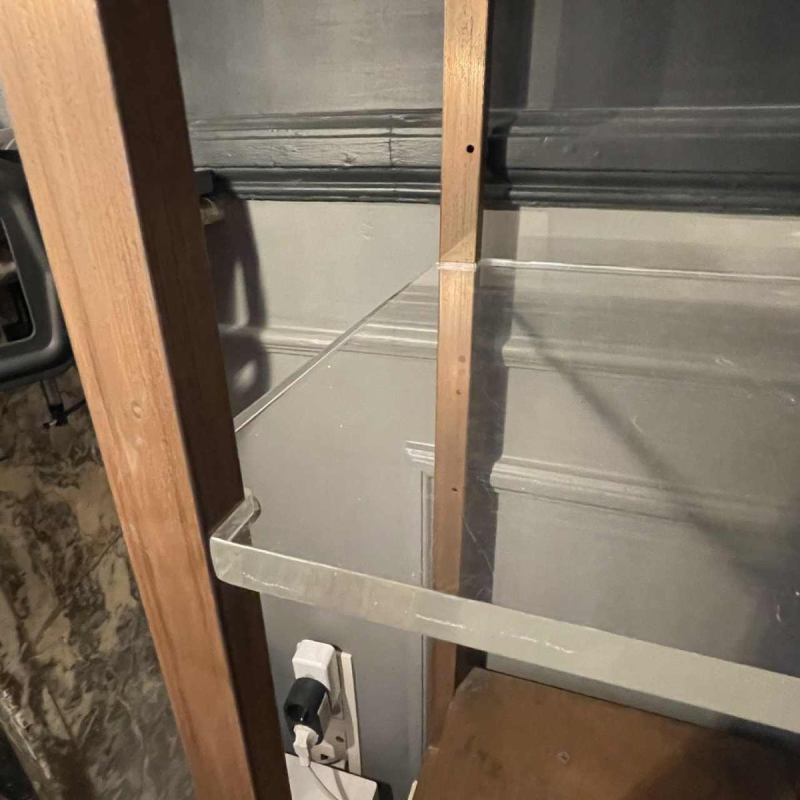 Etage`re colonne e´claire´e vintage, acier cuivré, Design industriel, ca 1970