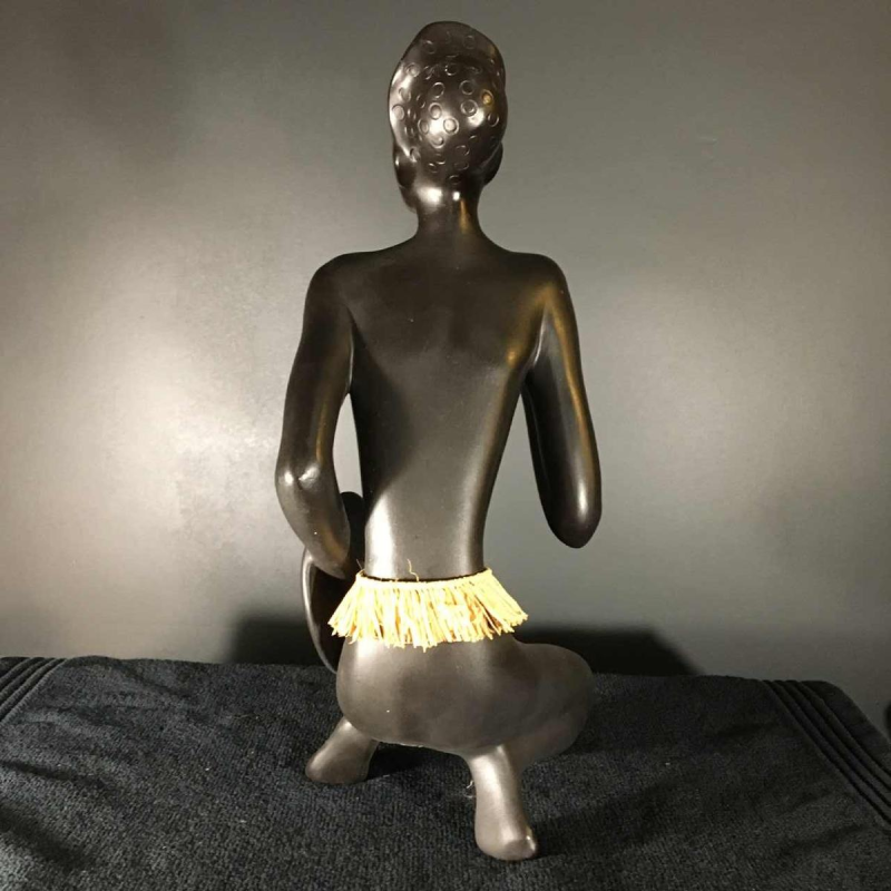 ANZENGRUBER KERAMIK, Sculpture African Watusi Naked Woman Shield, ceramic, 1950