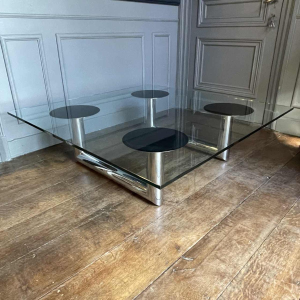 Grande table basse ou de salon carre´e en acier chromé, design italien, ca 1970
