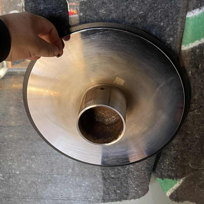 Grande table basse ou de salon carre´e en acier chromé, design italien, ca 1970