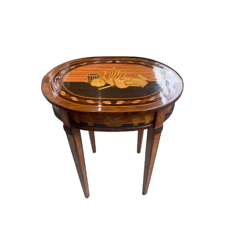 Petite table d'appoint en marqueterie