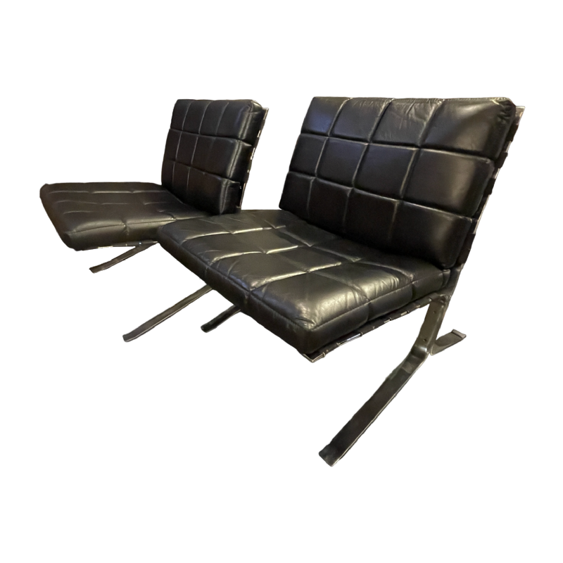 OLIVIER MOURGUE voor AIRBORNE "Joker" paar fauteuils / lounge chairs, ca 1960.