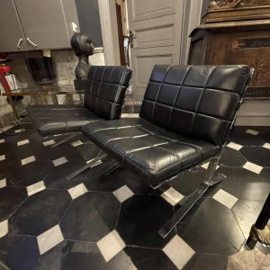 OLIVIER MOURGUE voor AIRBORNE "Joker" paar fauteuils / lounge chairs, ca 1960.