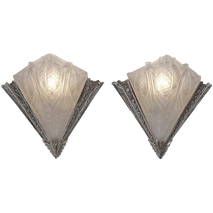 NOVERDY : a pair of French 1930 art deco wall sconces, France