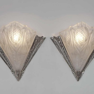NOVERDY : a pair of French 1930 art deco wall sconces, France