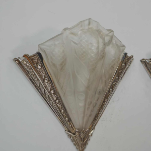 NOVERDY : een paar Franse1930 art deco wandlampen