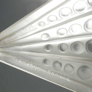 NOVERDY : een paar Franse1930 art deco wandlampen