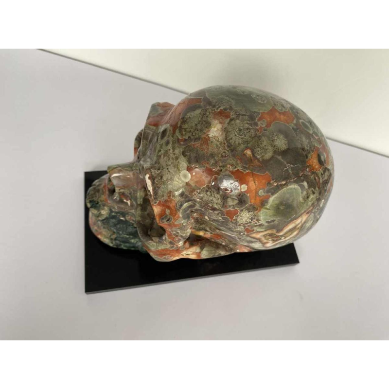 Vanité' sculpture d'un crâne en jaspe mushroom, XXIe s