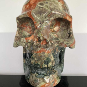 Vanitas' sculptuur van een schedel van paddenstoeljaspis, 21e eeuw