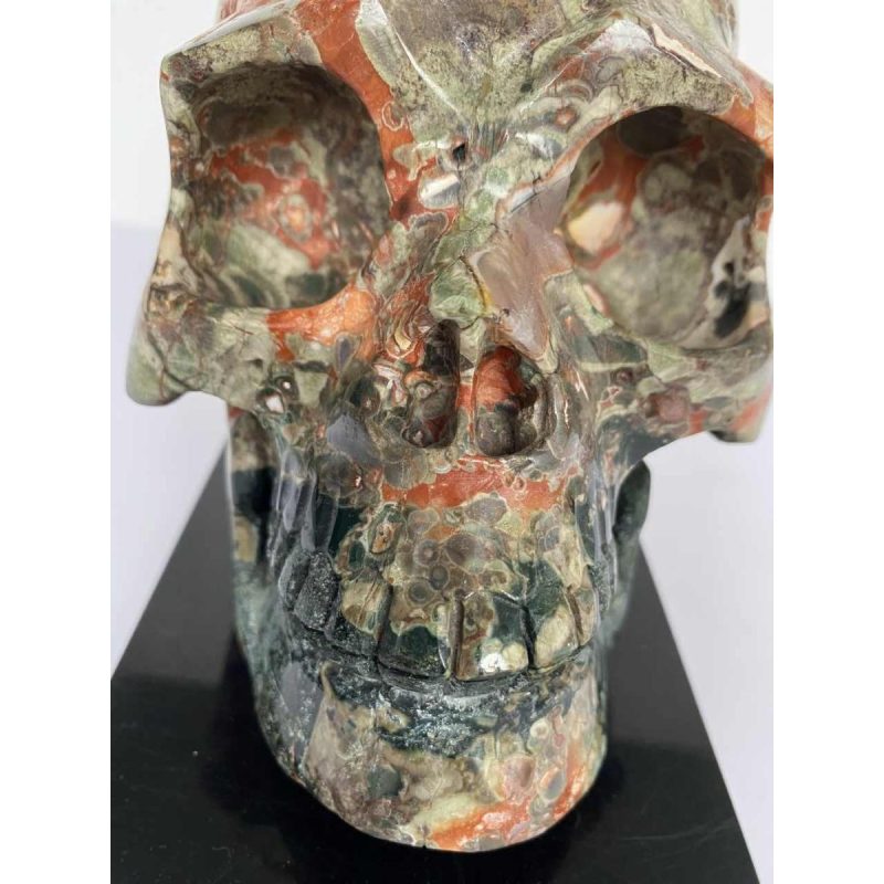 Vanitas' sculptuur van een schedel van paddenstoeljaspis, 21e eeuw