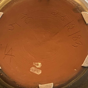 ANTONIO LAMPECCO, grand vase boule brun (50cm) en ce´ramique, subtile couverte cristallise´e, 1983