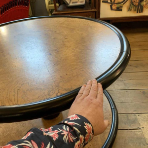 De Coene (toegeschreven) Ronde roterende art deco salontafel, esdoorn, ebbenhout