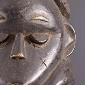 African tribal art - Mende Bundu Soweit Palm Mask