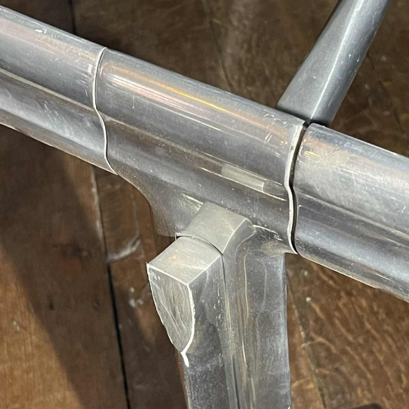 Table Salle à Manger Ronde Vintage en Aluminium Brosse´ & Verre Biseauté, 1970s