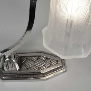 Hettier et Vincent : lampe art déco. France 1930