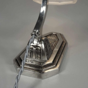 Hettier et Vincent : lampe art déco. France 1930