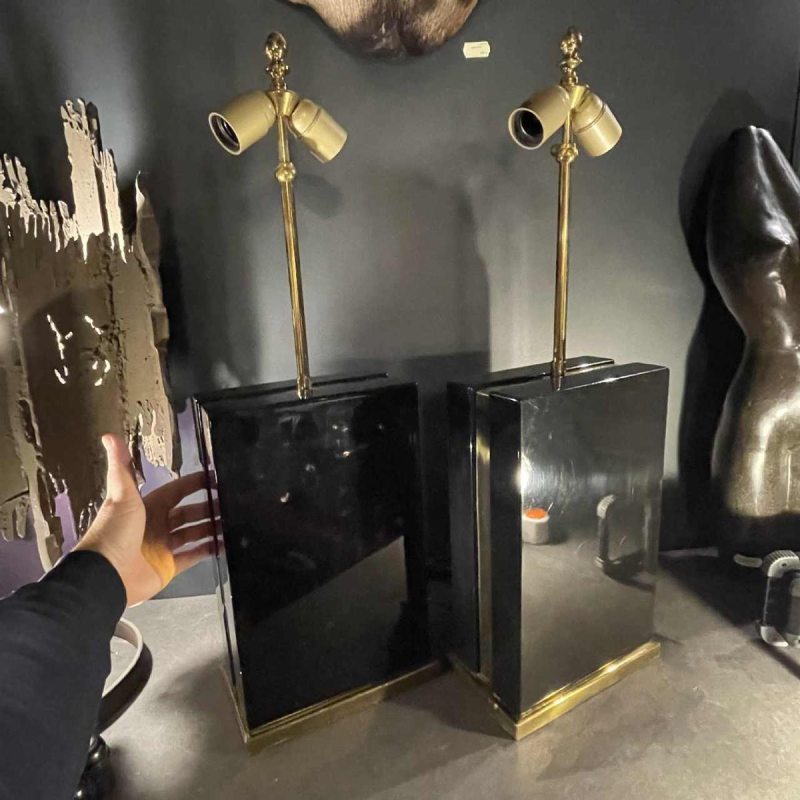 Paire de lampes à poser de style Hollywood Regency laquées noir et laiton, ca 1970