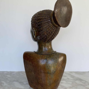 Thomas Tandi, buste de femme africaine, sculpture en pierre