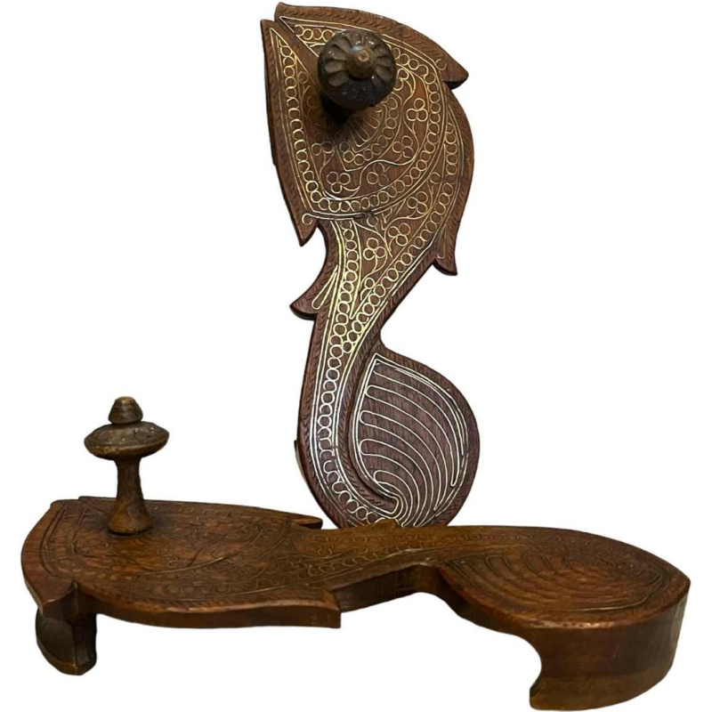 Pair of Paduka of Hindu priests or kings, teak wood and brass fillets, 19th century