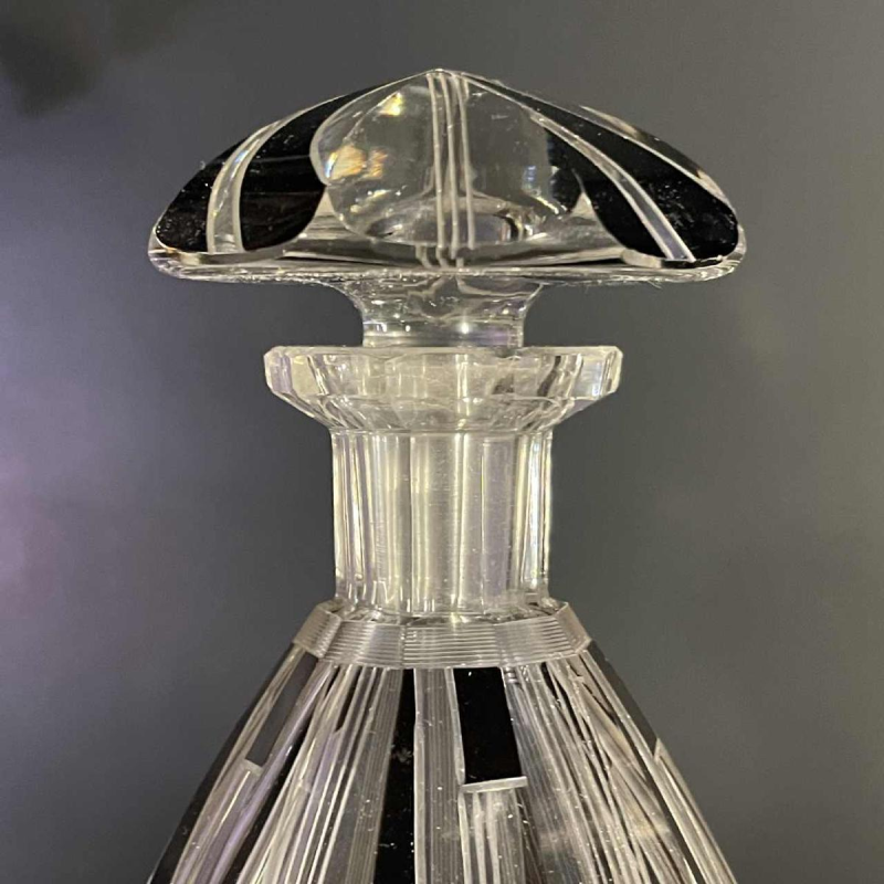 KARL PALDA, Likeurservies, karaf en 6 Art Deco glazen, geslepen gedubbeld kristal, kubistische decoratie, ca 1930