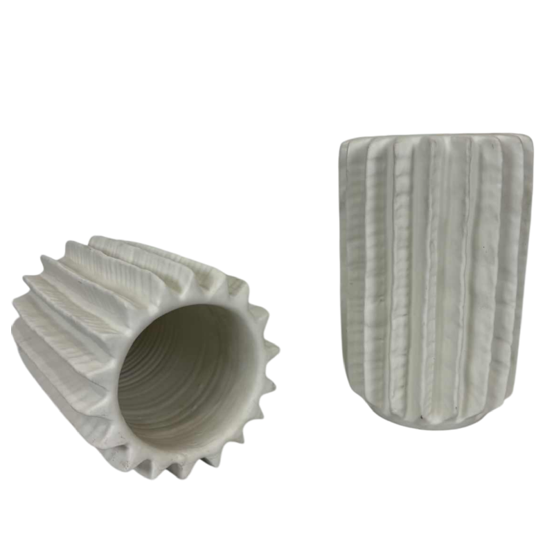 Paire de vases sculpturaux en céramique à finition mate - Italie, années 80