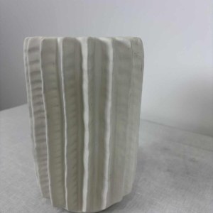 Paire de vases sculpturaux en céramique à finition mate - Italie, années 80