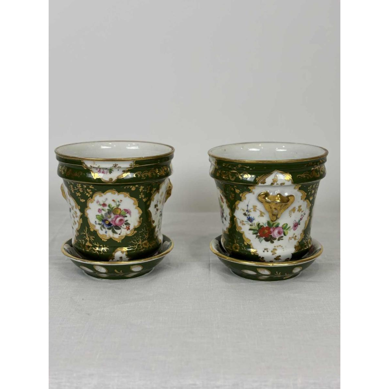 Pair of planters and bowls, green Paris porcelain, floral and gilded decoration, 19th c