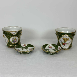 Pair of planters and bowls, green Paris porcelain, floral and gilded decoration, 19th c