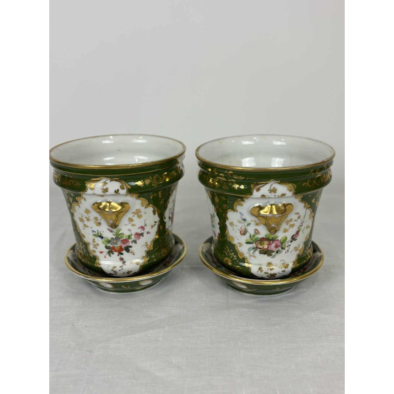 Pair of planters and bowls, green Paris porcelain, floral and gilded decoration, 19th c