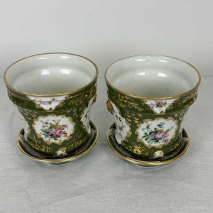 Pair of planters and bowls, green Paris porcelain, floral and gilded decoration, 19th c