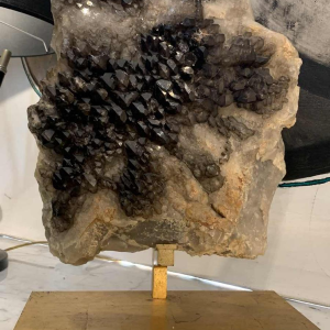 WILLY DARO (toegeschreven), enorme natuurlijke zwarte Quartz, 1970s