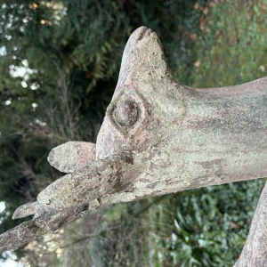 Sculpture de jardin en ciment patiné représentant un daim, milieu 20e siècle