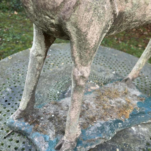 Sculpture de jardin en ciment patiné représentant un daim, milieu 20e siècle