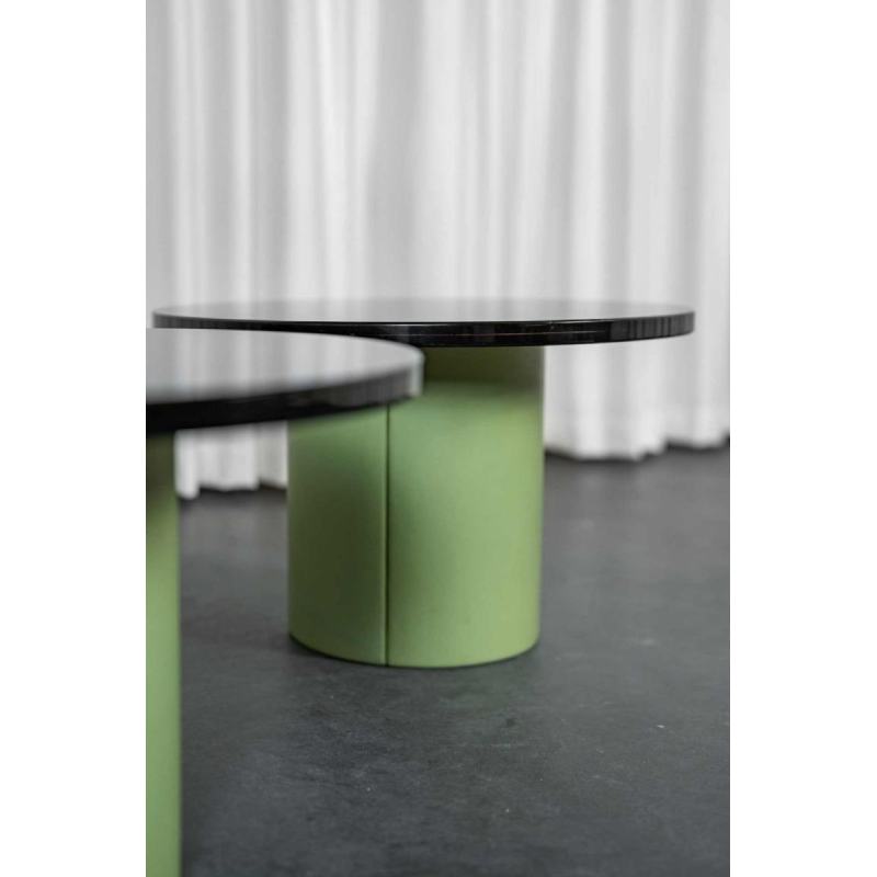 Set de 2 tables basses, fut central cuir vert matcha, épais plateau de plexiglass fumé