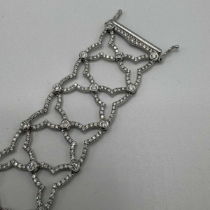 Théo Fennell armband in 18-karaats witgoud bezet met diamanten