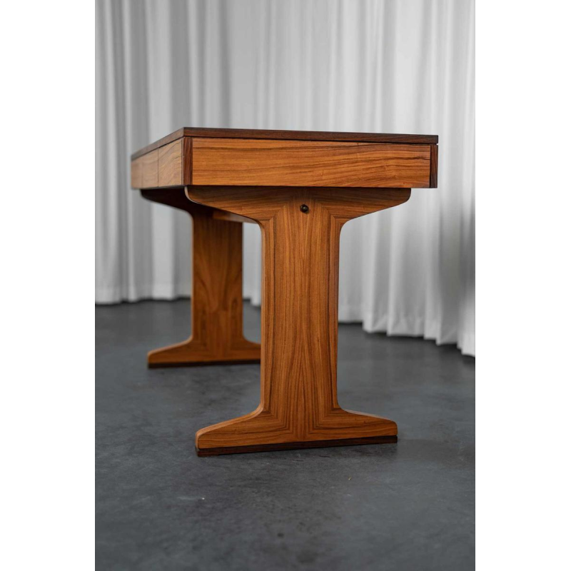 Middeneeuws bureau, palissanderfineer, 3 laden, Italië ca 1950